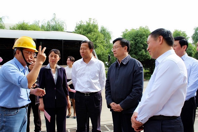 2014年5月8日，湖北省省長王國生在黃岡市委書記劉雪榮、武穴市委書記吳美景等陪同下，蒞臨黃岡亞東參視察，亞泥（中國）副執(zhí)行長張振昆、公司總經(jīng)理黃藤田、協(xié)理許文峰親自接待。